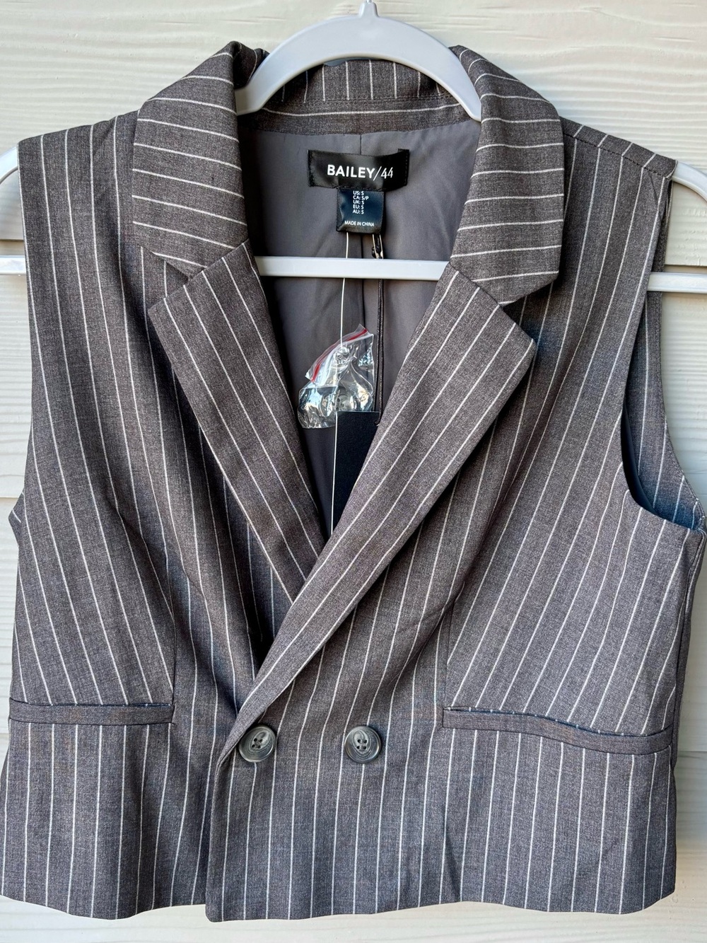 Bailey 44 Gray Pinstripe Cropped Blazer Vest NWT Size S - Picture 2 of 6